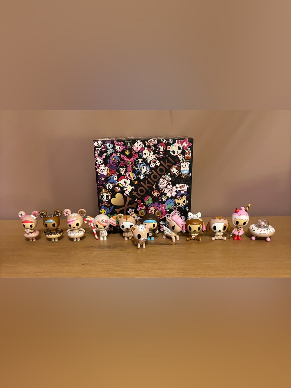4 tokidoki Donutella & Friends *Full Set of Commons incl 5 Chasers + 2 Excl*